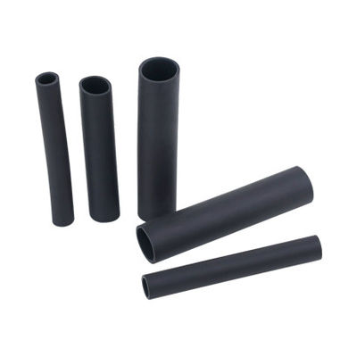 Tubini per la riduzione del calore con poliolefine semi-rigidi, resistenti alla fiamma, ad alta viscosità, rivestiti di adesivo